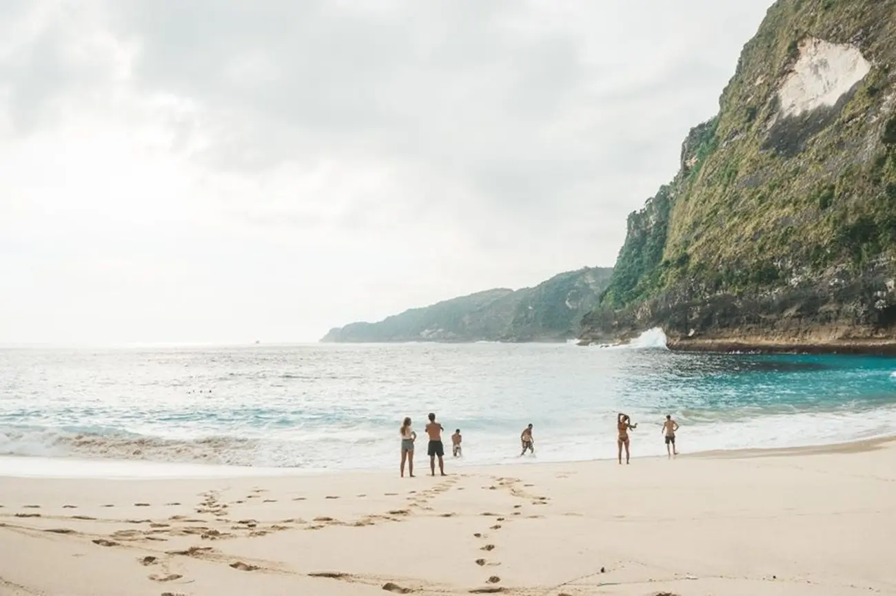 West Nusa Penida Adventure: Kelingking Hike & Crystal Bay