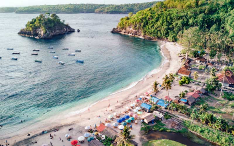 West Nusa Penida Adventure: Kelingking Hike & Crystal Bay